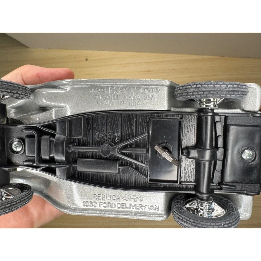 ERTL 1932 Ford Panel Delivery Truck Coin Bank Trustworthy Hardware LE